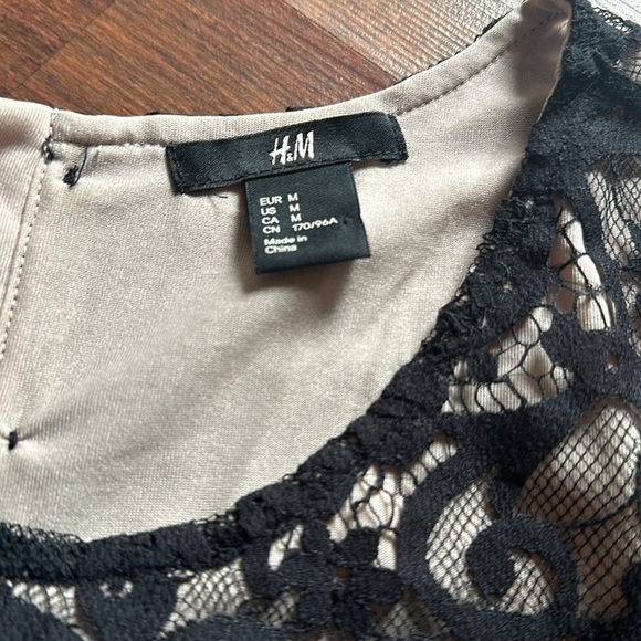 H & M Nude Black Lace Overlay Top size Medium with 3/4 sleeves - Picture 6 of 10